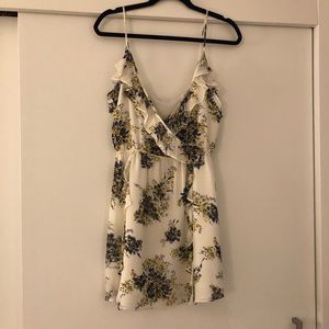 Joie dress! Pretty white w. blue flower print!